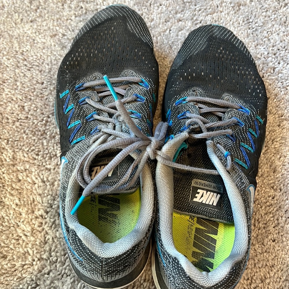 Nike tennis shoes